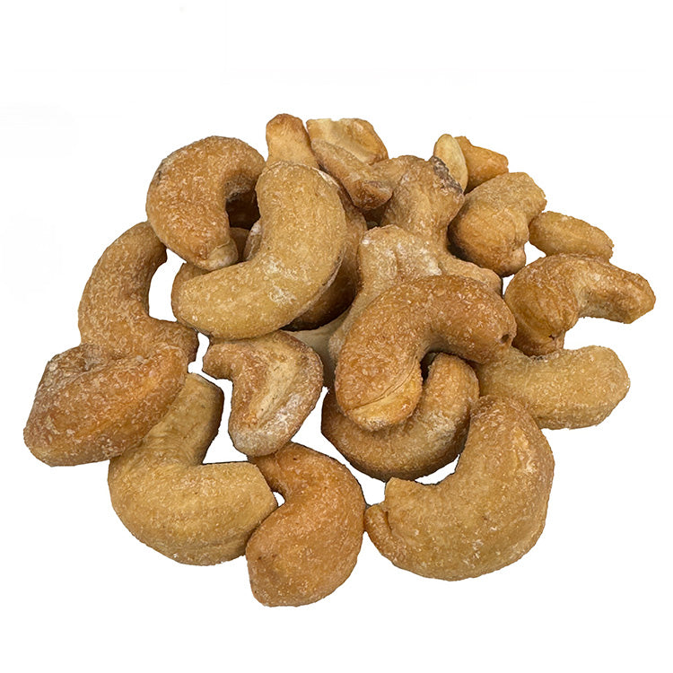 Ein kleiner Haufen gerösteter Cashewkerne. Er sieht sehr lecker aus.